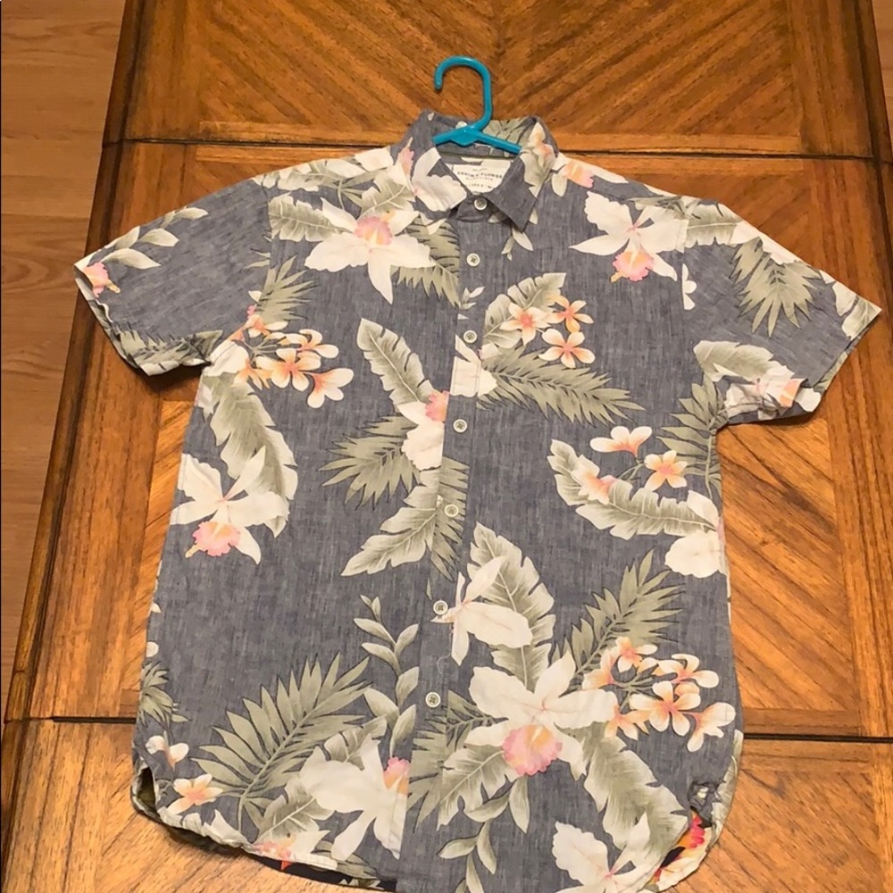 Denim & Flower button up.